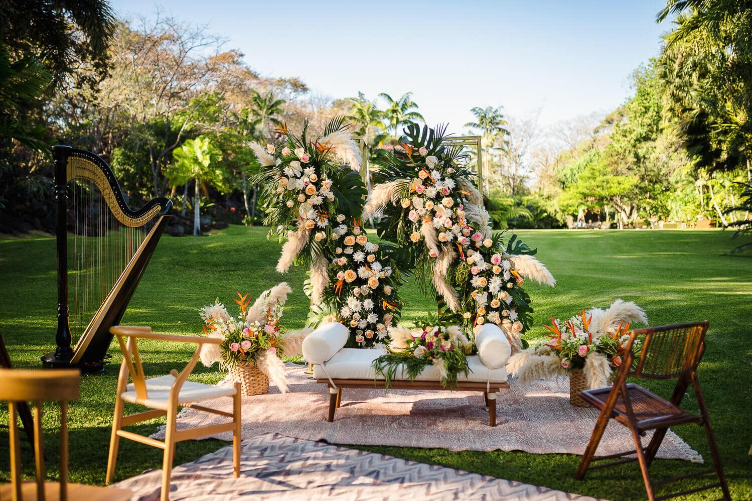 Best Costa Rica Wedding Vendors | Wedding Planning Tips | Luxury Wedding Venue | Lotus Hacienda | Mauricio Urena Photography