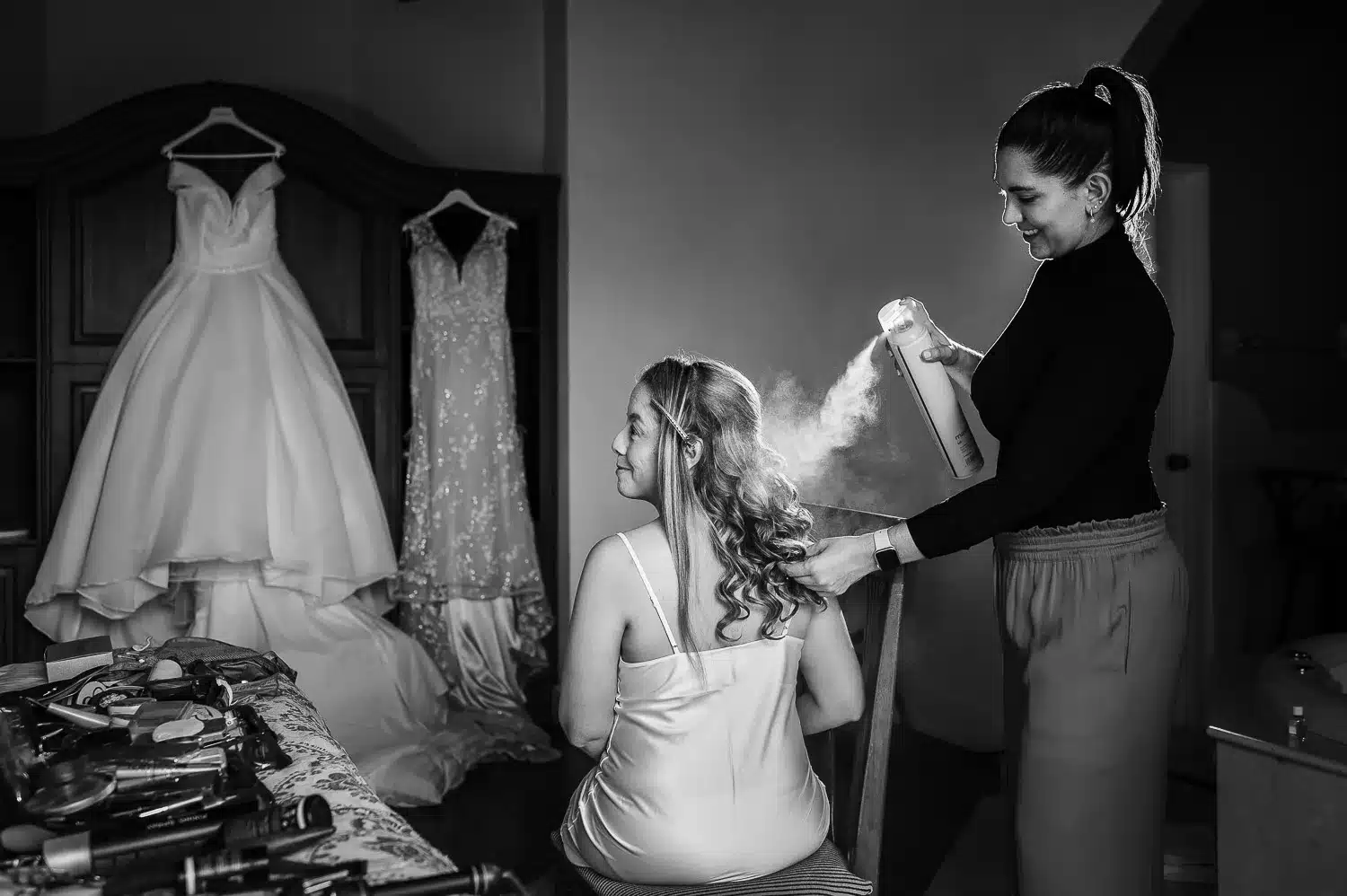 Bride getting ready her hair & makeup at Hotel Casa Turire in Turrialba, Costa Rica | Costa Rica Wedding Photographer