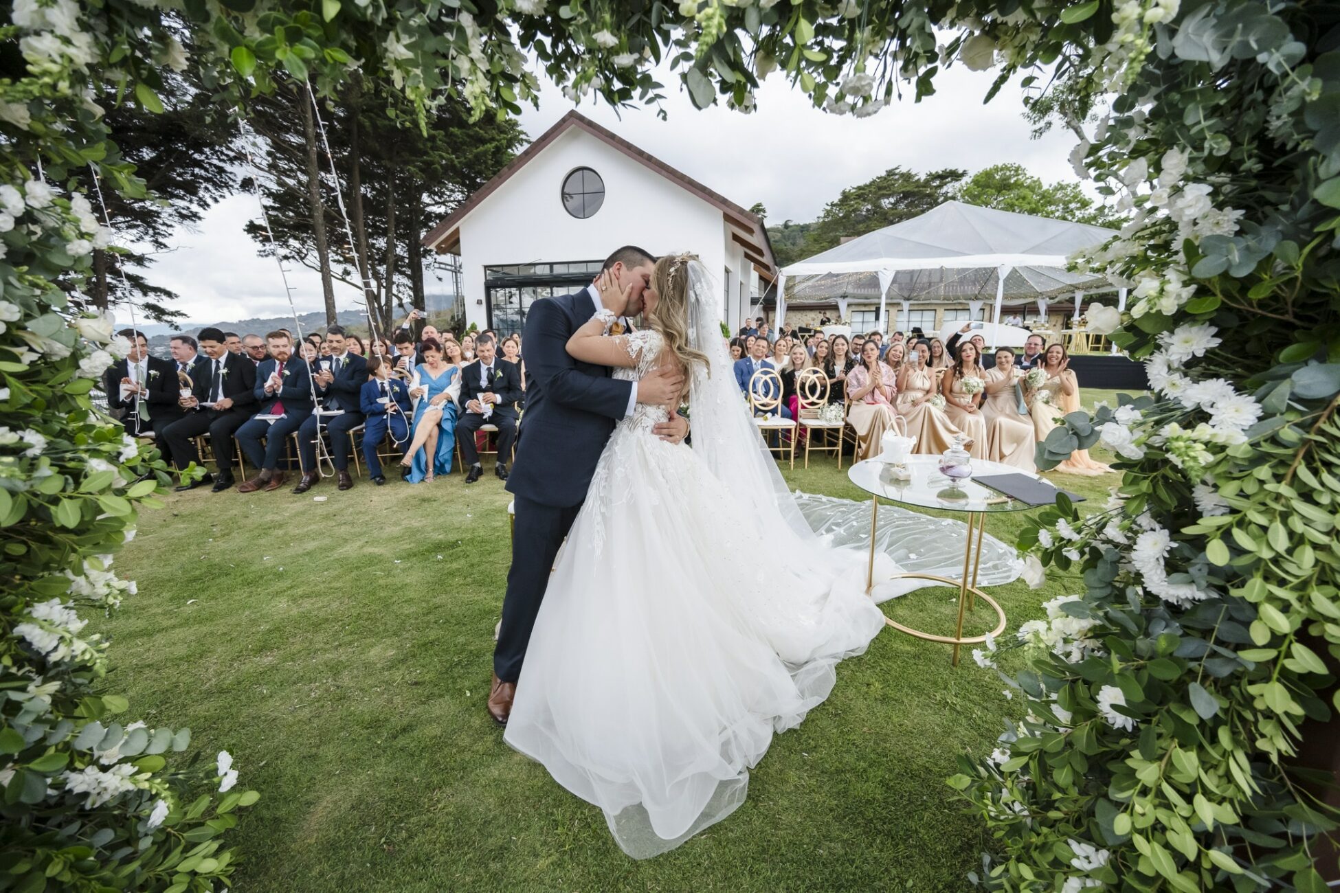 Bodas al Aire Libre en Alta Fiori Escazú - Fotógrafo de Bodas Costa Rica